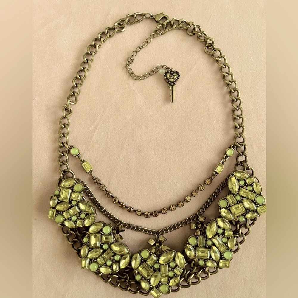 Betsey Johnson Vintage Design Gold and Lime Crystal Hearts Collar Necklace